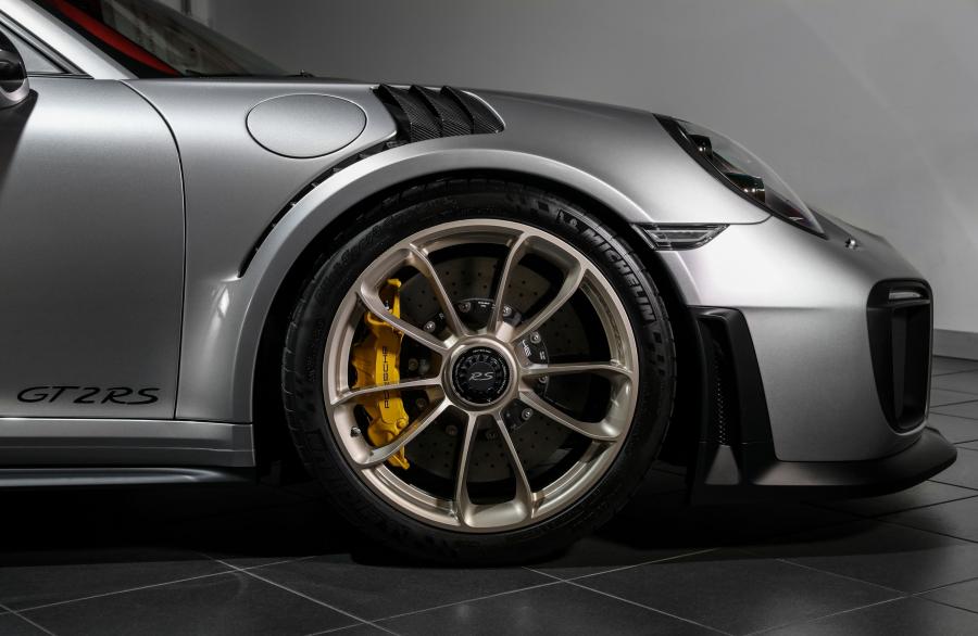 Колеса Porsche 911 GT2 RS (991) 2018 года  (AU) (фото 5 из 38)